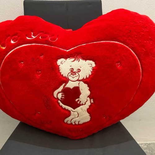 Heart-shaped pillow like new