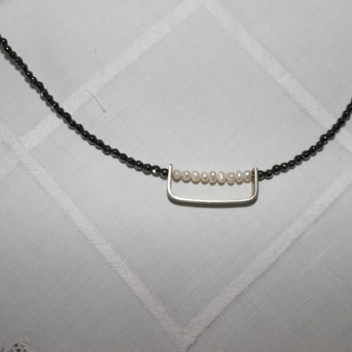 Delicate necklace with silver and small pearls new, length 40-43 cm