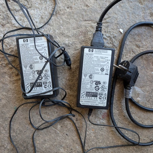 HP L1980-80001 Power Adapters set of 2 like new
