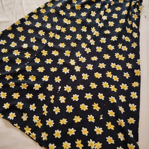 Floral spring-summer skirt like new, size M, blue with yellow flowers