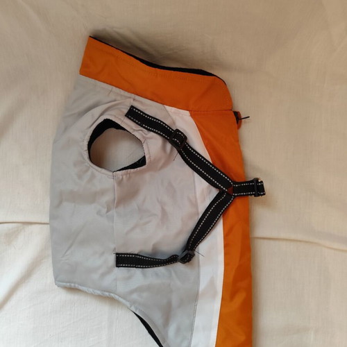 Sleeveless dog jacket with fleece lining like new