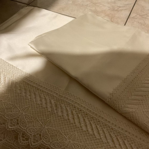 Satin luxury double bed sheets like new, elegant ecru-sugar color