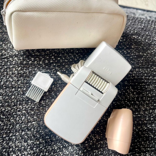 Braun Silk-épil epilator used with case