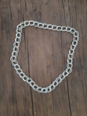Metal necklace like new, impressive