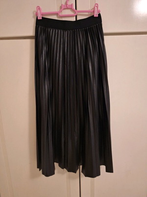 Black pleated faux leather skirt long like new, one size