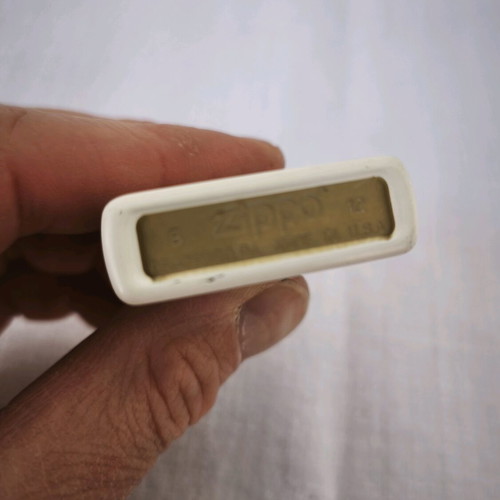 Zippo lighter with playing card design, like new