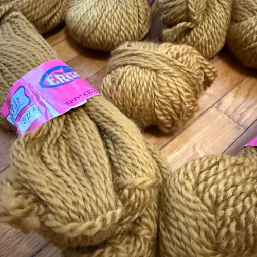 Ergofil carpet embroidery yarn like new, 100g wool