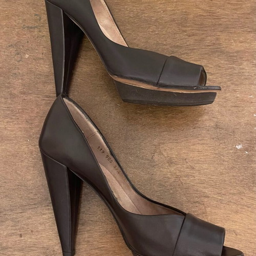 Branded Leather Pumps Used Size 37.5 With Stable 11 cm Heel