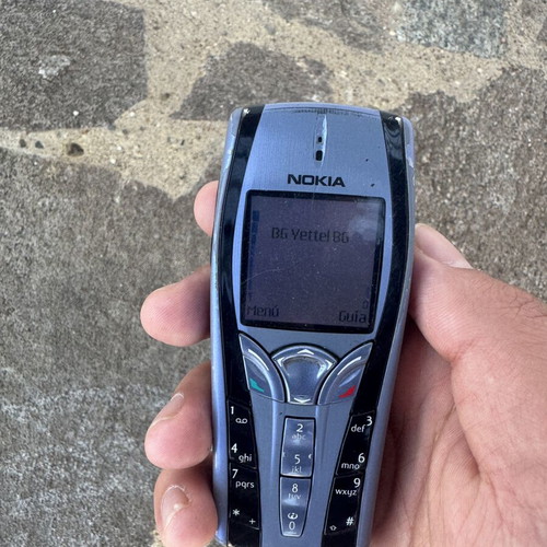 Nokia 7250i phones like new, set of 3 with original charger