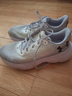 Under Armour athletic shoes size 38, white and grey