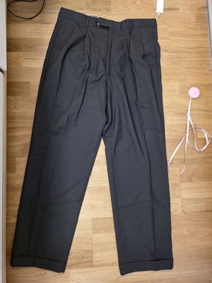 Emanuel Ungaro trousers new, 95% wool 5% cashmere, black