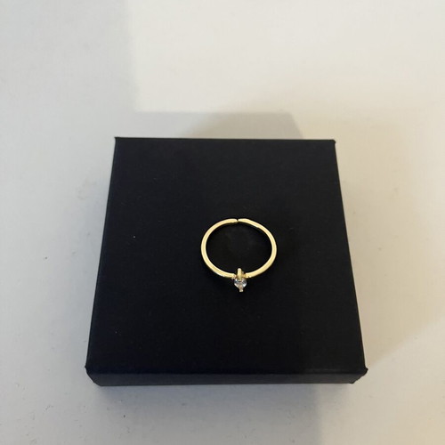 Ring type gold like new