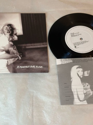PJ Harvey A Perfect Day Elise 7” vinyl single 45 RPM like new