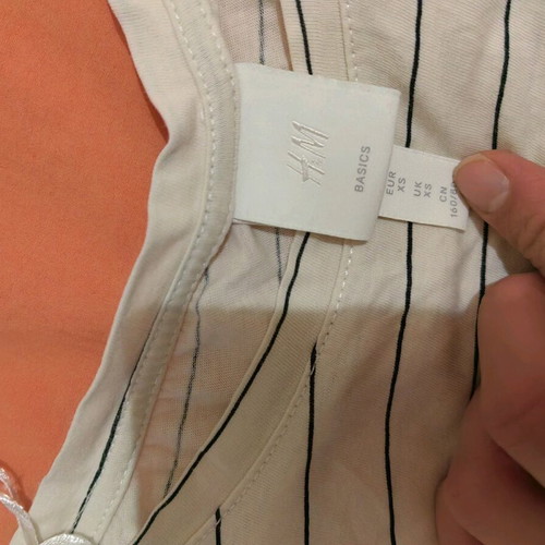 Γυναικεία κοντομάνικη μπλούζα H&M σαν καινούργια, oversize, XS και S, μαύρο και μπεζ
