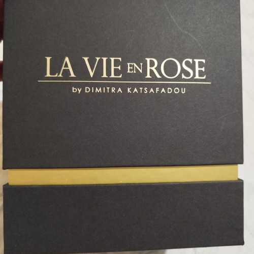 La Vie En Rose luxury box black and gold, new