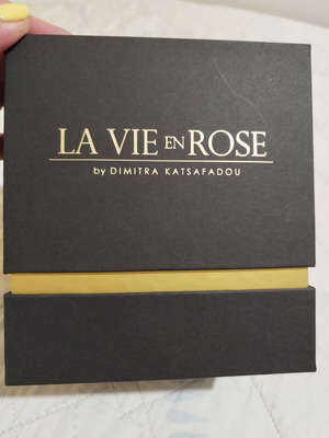 La Vie En Rose luxury box black and gold, new