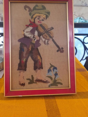 Small hand-stitched violinist embroidery, 30 cm height