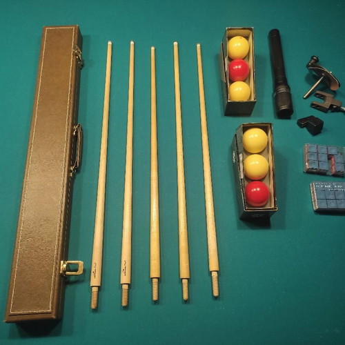 Billiard Cues Longoni Pro2 and Olympia set like new with accessories