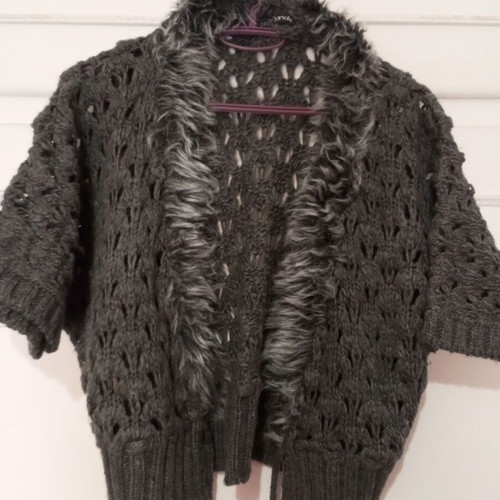 Knitted women's cardigan with fur, like new, gray, one size