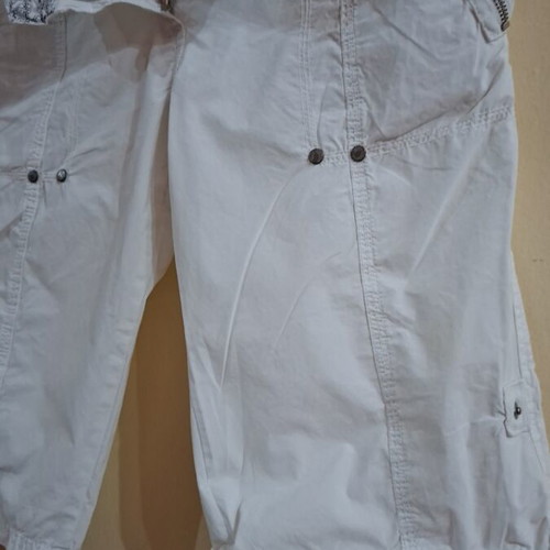 White Pink Woman Bermuda shorts size M like new, cargo style