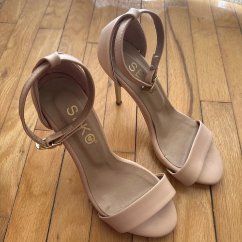 Sandal like new, beige, size 36, very comfortable