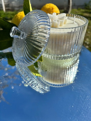 Scented candle 250ml new with sandalwood fragrance
