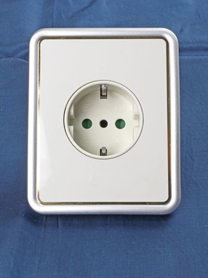 Πρίζα ρεύματος σούκου χωνευτή καινούργια