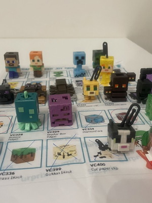 Minecraft Kinder figure set new
