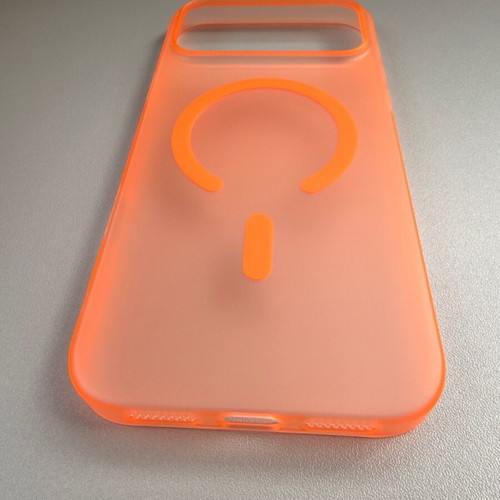 17 Pro Max case and privacy glass like new
