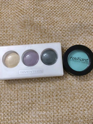 Eyeshadows Radiant and Seventeen like new