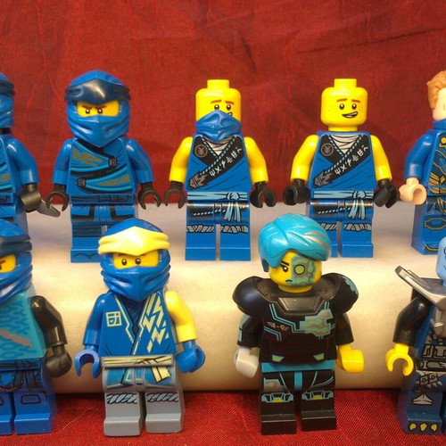 Lego 122 figures like new