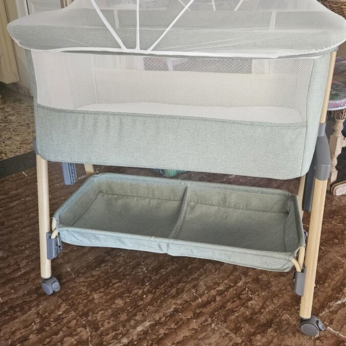 Cangaroo Adoro cradle like new, multifunctional with drop-down side