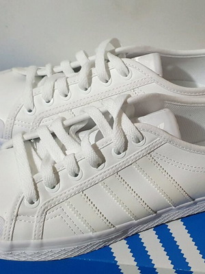 Adidas athletic shoes like new, white, size 40