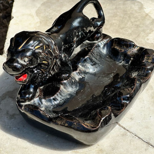 Ceramic vintage lion ashtray used, Made in Japan