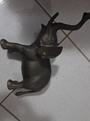 Bronze elephant figurine like new