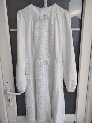 Cocktail dress like new with lace and velvet bows, ice color, size 44