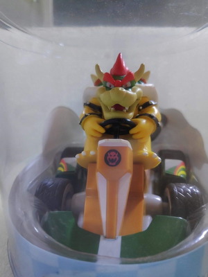 Mario Kart Wii collectible Bowser pull back kart like new