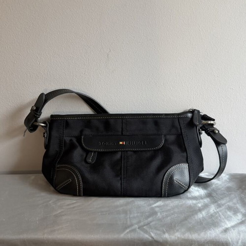 Tommy Hilfiger Handbag used, black, sporty style