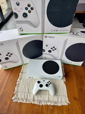 Xbox Series S 512GB Robot White console like new with controller