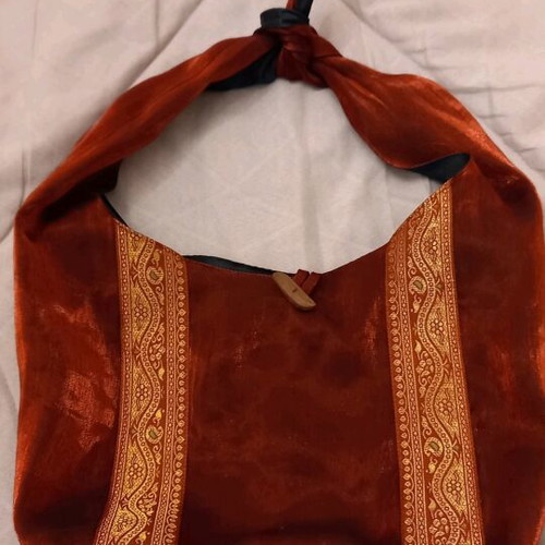 Handmade shoulder bag red and gold in excellent condition