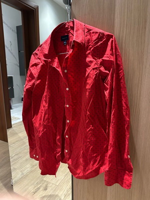 Gant Shirt Like New, Size M, Black and Red