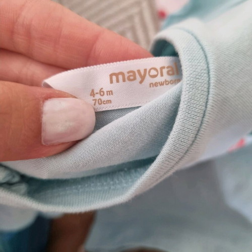 Strawberry set used 4-6 months with mayoral shirt gift