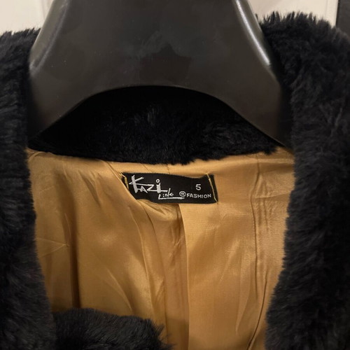 Women's coat yellow color like new