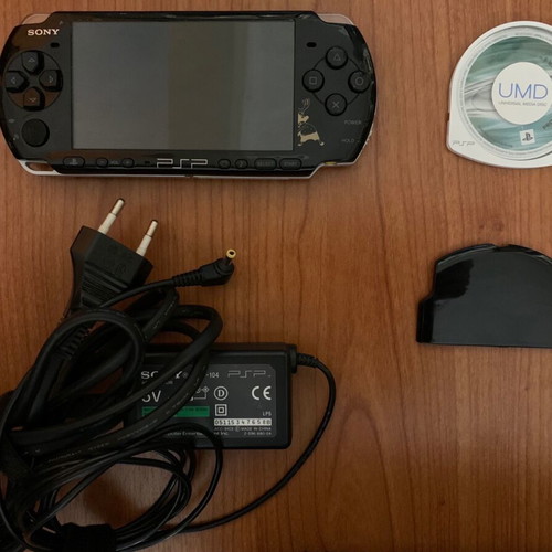 Sony PSP One Piece Romance Dawn Special Edition used