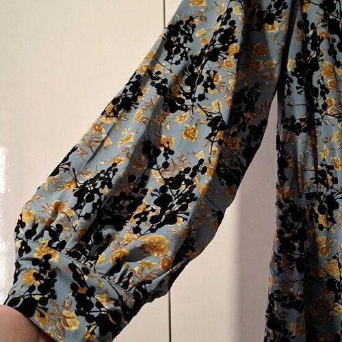 Elli White floral dress like new with velvet black details