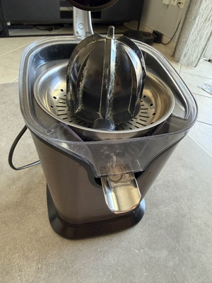 Black and Decker juicer used, fully functional