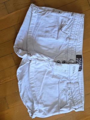 Pull & Bear shorts used, size XS 34, white