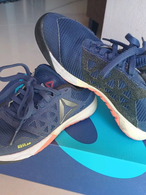 Reebok crossfit athletic shoes used, size 37.5, blue and pink