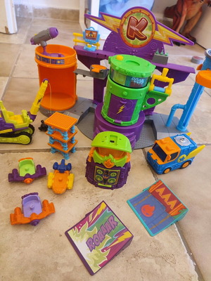 Super Thing's collectible figures used