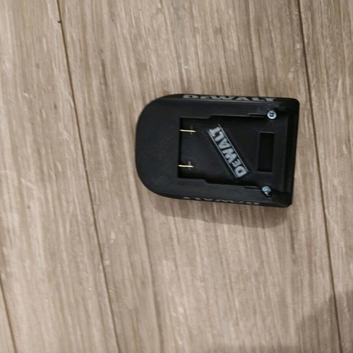 DeWalt XR adapter for Makita LXT tool new